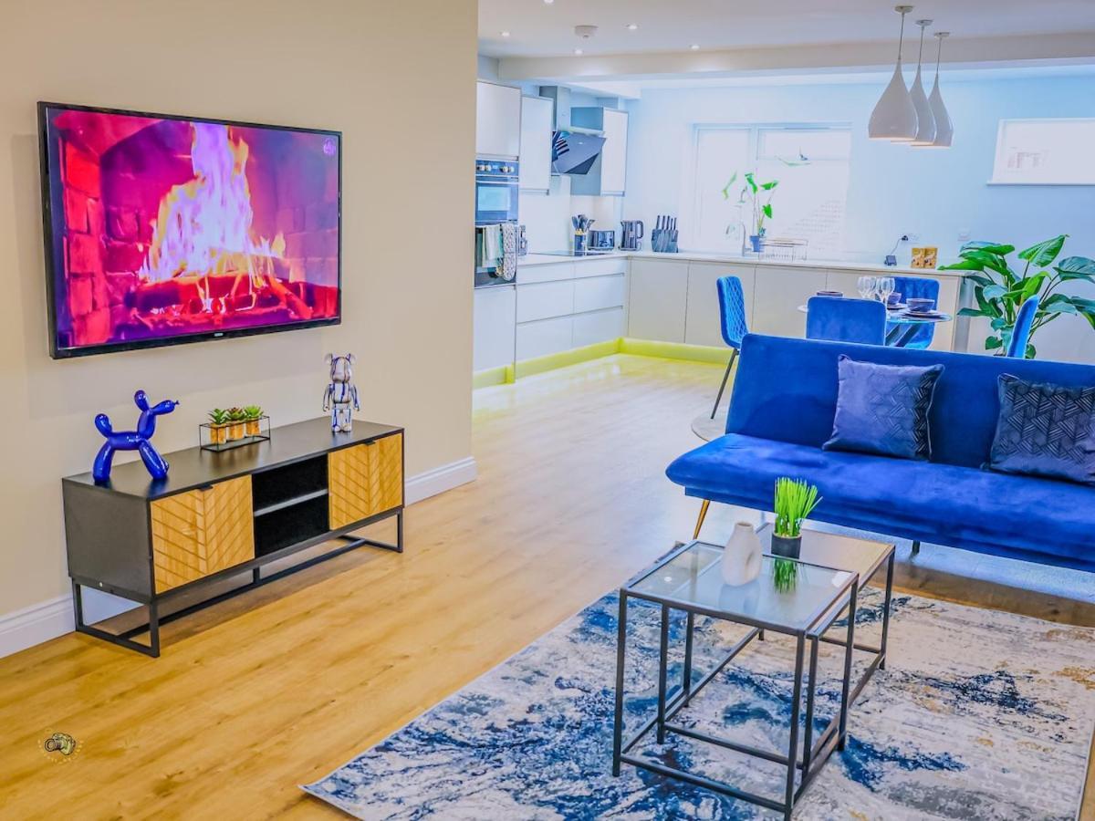 Deja Blue Luxury By Altoluxoexperience Short Lets & Serviced With Free Wifi & Parking Holiday home Bristol